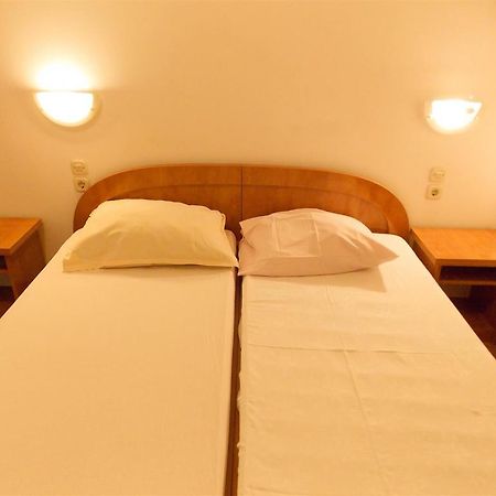Apartments Frane (Adults Only) Novalja Rom bilde