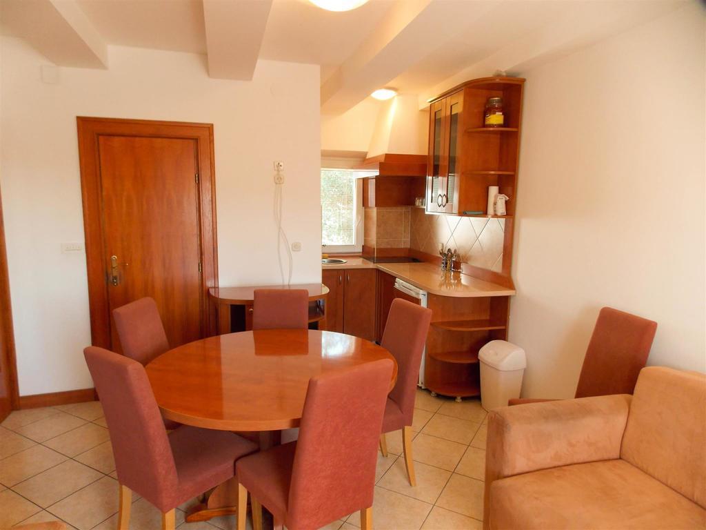 Apartments Frane (Adults Only) Novalja Rom bilde