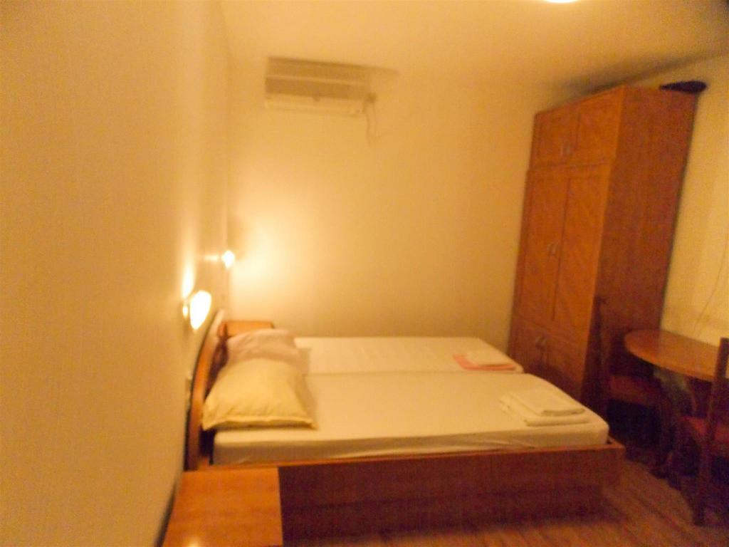 Apartments Frane (Adults Only) Novalja Rom bilde