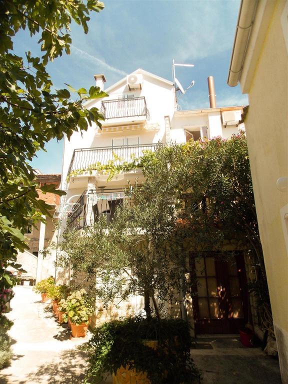 Apartments Frane (Adults Only) Novalja Rom bilde