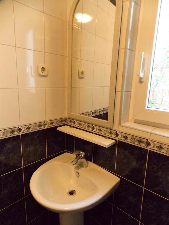 Apartments Frane (Adults Only) Novalja Rom bilde
