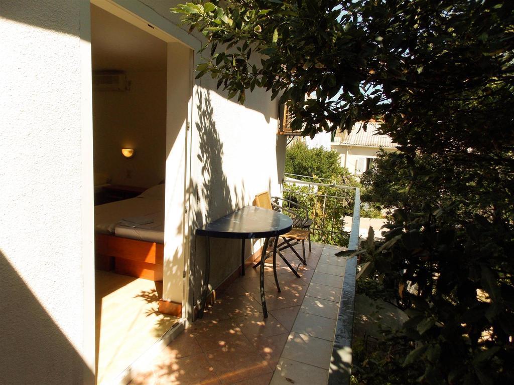 Apartments Frane (Adults Only) Novalja Rom bilde