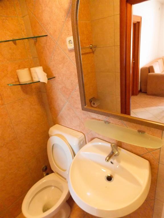 Apartments Frane (Adults Only) Novalja Rom bilde